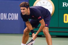 cheeses-of-europe-roger-federer-posed-scaled